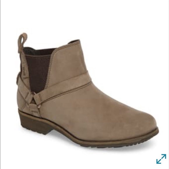 teva de la vina dos chelsea boots